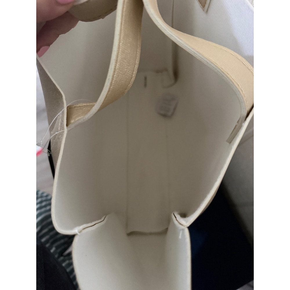Elizabeth Taylor White Diamonds Champagne Gold Metallic Tote Bag New - Picture 4 of 6